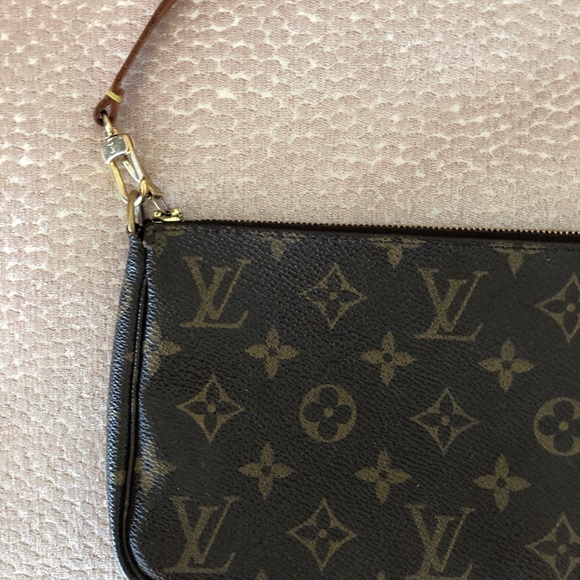 Louis Vuitton Monogram Pochette Accessories - Picture 6 of 10